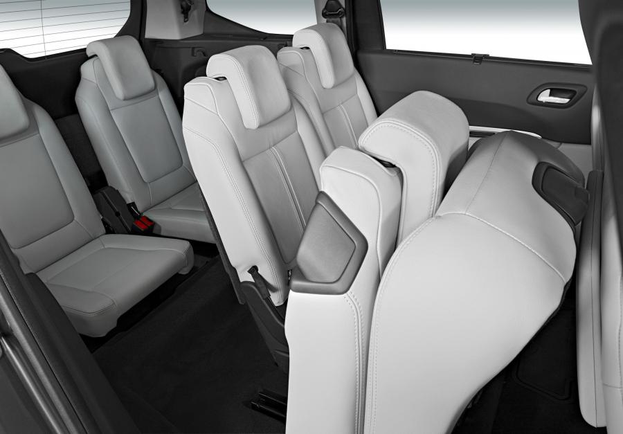 Peugeot 5008 2009 года  (фото 105 из 122)